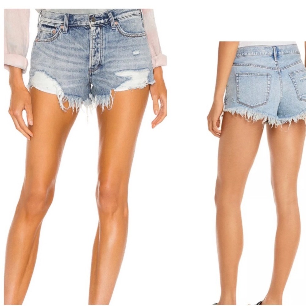 We The Free Free People Distressed Denim Shorts Light Wash Frayed Hem Size 28